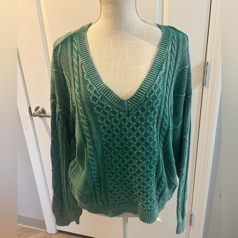 Women’s Large Cable Knit Green V-neck Sweater. Never worn!